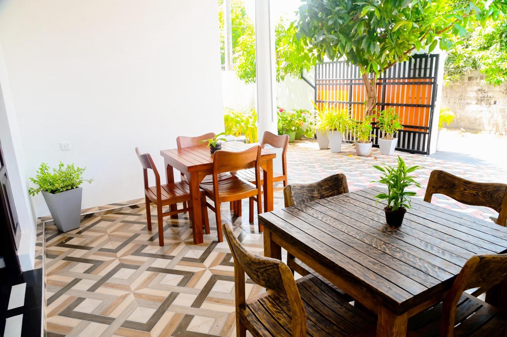 Mario Family Villa And Restaurant Негомбо Екстер'єр фото