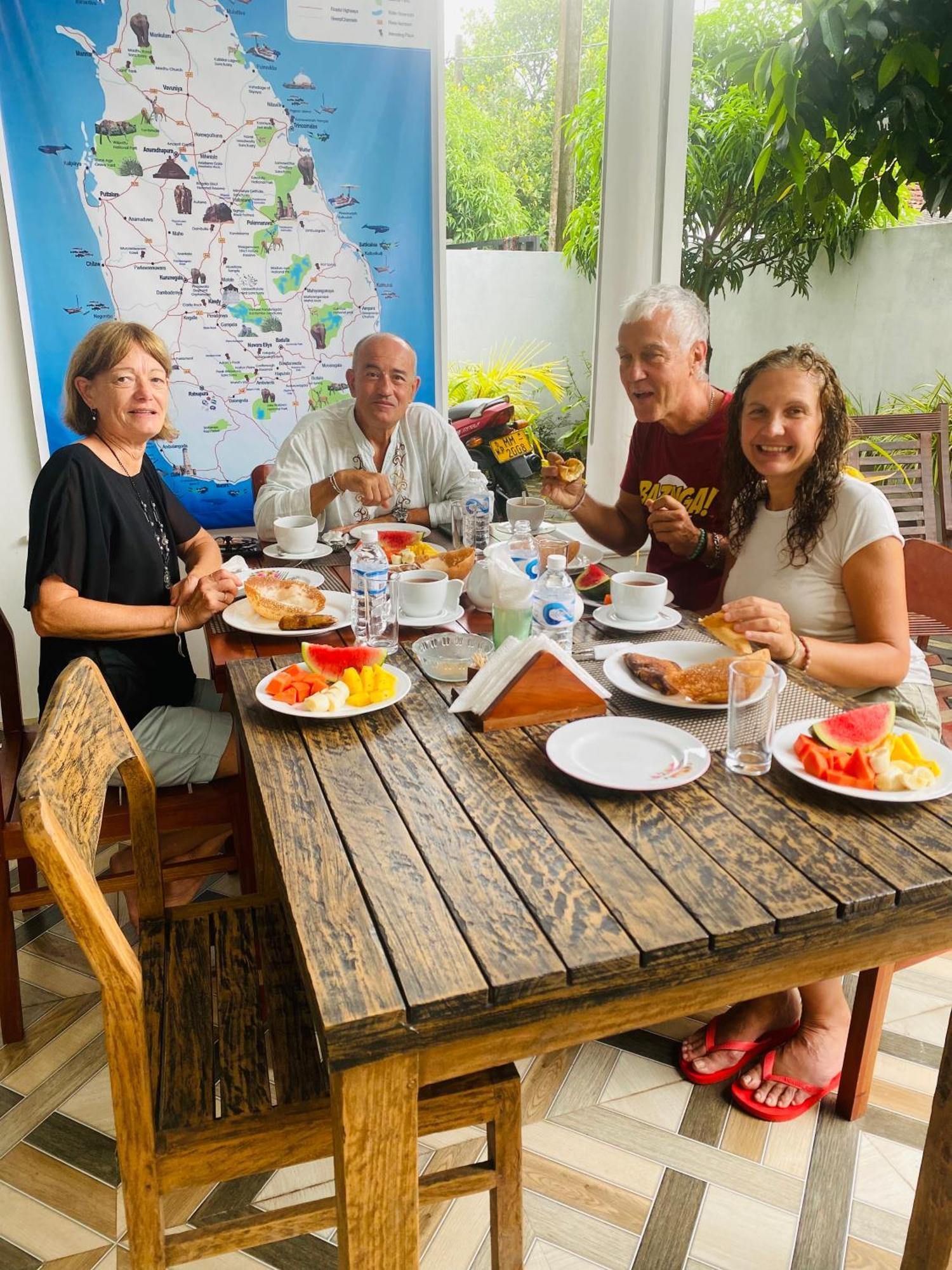 Mario Family Villa And Restaurant Негомбо Екстер'єр фото